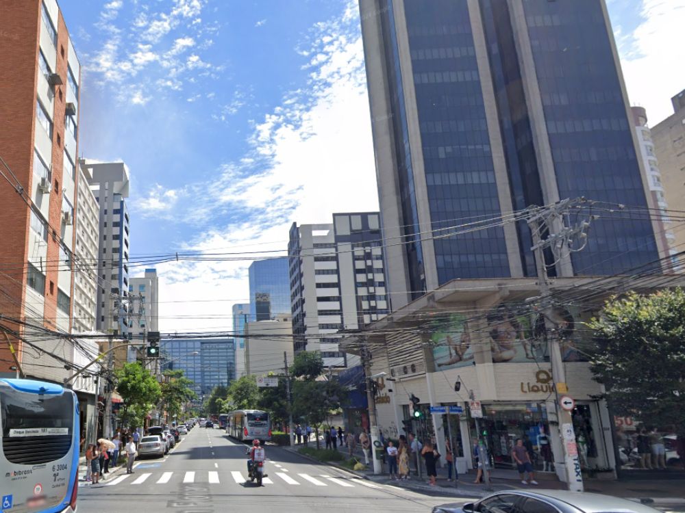 O bairro Itaim Bibi conta com muitos prédios